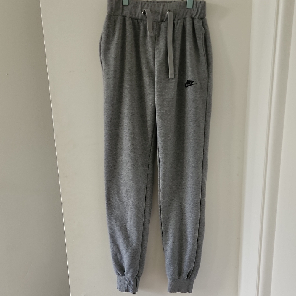 Nike Gray Jogger Sweatpants Women’s Size M